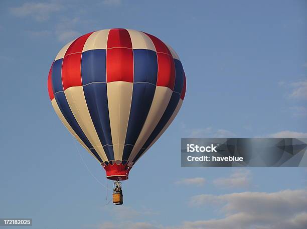 Foto de Apenas Flutuando Em e mais fotos de stock de Azul - Azul, Balão de ar quente, Branco