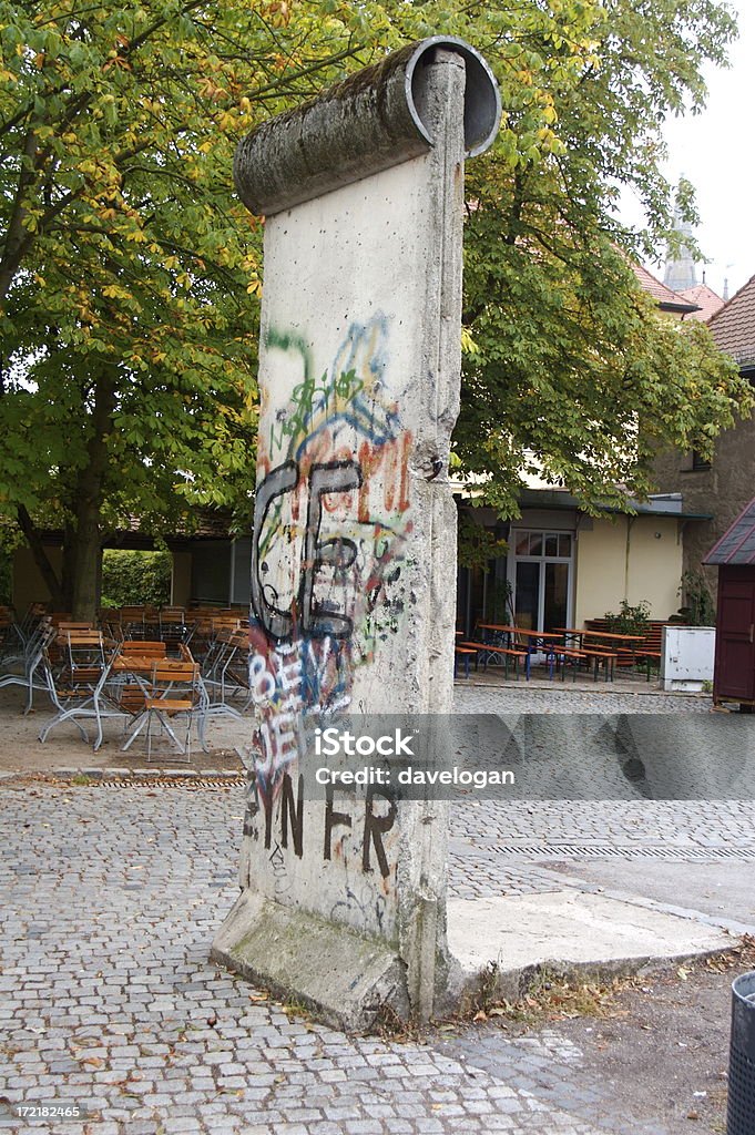 Sezione del vecchio Muro di Berlino si trova ora in Germania Ansbach - Foto stock royalty-free di Caduta del Muro di Berlino