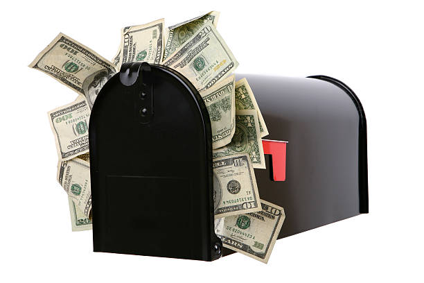 istock Cash in the Mail 172183461
