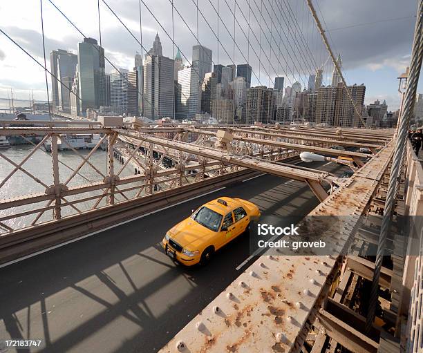 Brooklyn Bridge Da Baixa Manhattan Vista - Fotografias de stock e mais imagens de Brooklyn - Nova Iorque - Brooklyn - Nova Iorque, Ponte, Táxi