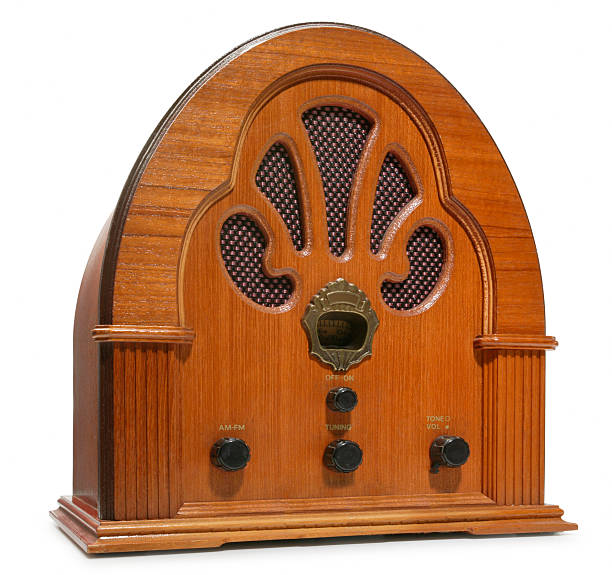 istock Antique Radio 172183999