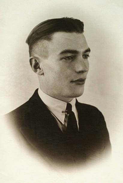 retrato de hombre joven en la 30 a - 1940 fotografías e imágenes de stock