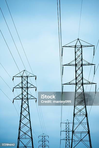 Elektrische Towers Stockfoto und mehr Bilder von Bauwerk - Bauwerk, Blau, Einzellinie