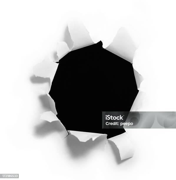 Czarna Dziura Przedarte W Kawałku Papieru - zdjęcia stockowe i więcej obrazów Białe tło - Białe tło, Dziura, Dziura po pocisku