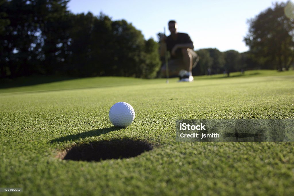 Crouch Putt - Lizenzfrei Kurz - Länge Stock-Foto