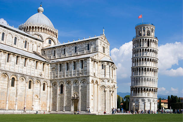 tour penchée de pise, italie, et la cathédrale - pisa cathedral photos et images de collection