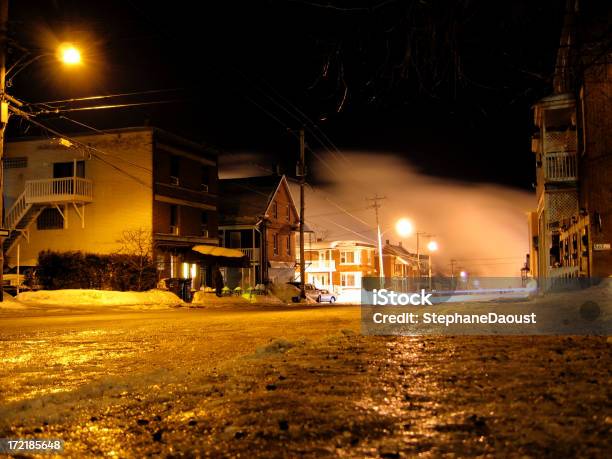 Foto de Quebec De Inverno e mais fotos de stock de Amarelo - Amarelo, Beco, Calçada