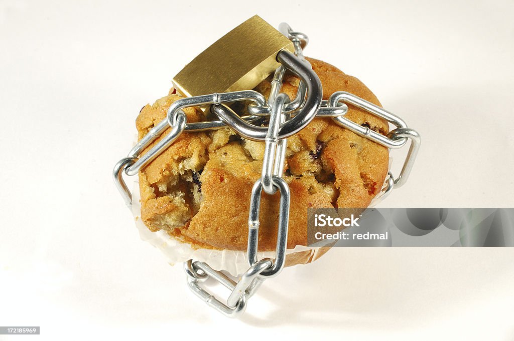 muffin z jagodami przykuć - Zbiór zdjęć royalty-free (Zakazany)