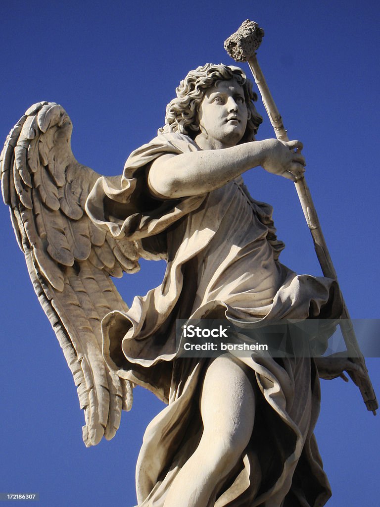 Ange avec éponge à Rome, en Italie - Photo de Aile d'animal libre de droits
