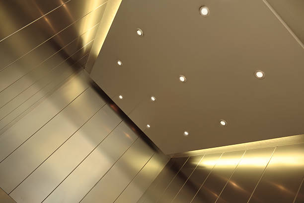 intérieur de l'ascenseur - roof lightweight industry architecture photos et images de collection