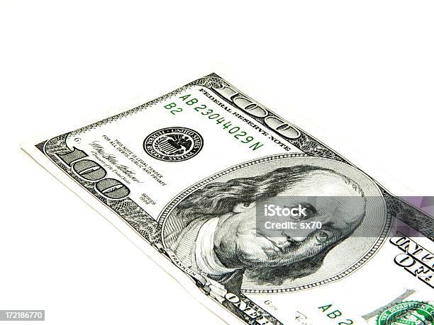 Dinero En Efectivo Billete De Cien Dólares Sobre Fondo Aislado Foto de stock y más banco de imágenes de Abundancia