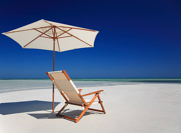 의자 템즈 바다빛 - outdoor chair beach chair umbrella 뉴스 사진 이미지