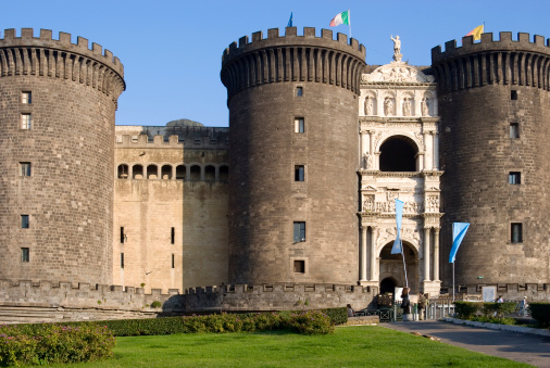 Castel Nuovo, Nápoles, Italia photo