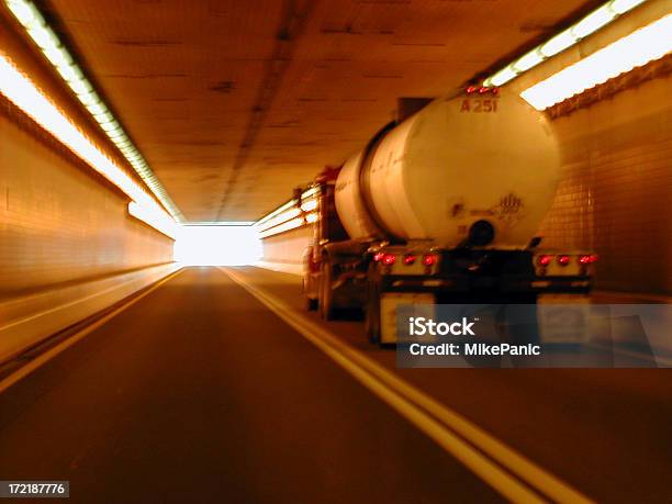 Lehigh Tunel 005 - zdjęcia stockowe i więcej obrazów Abstrakcja - Abstrakcja, Ciężarówka, Droga