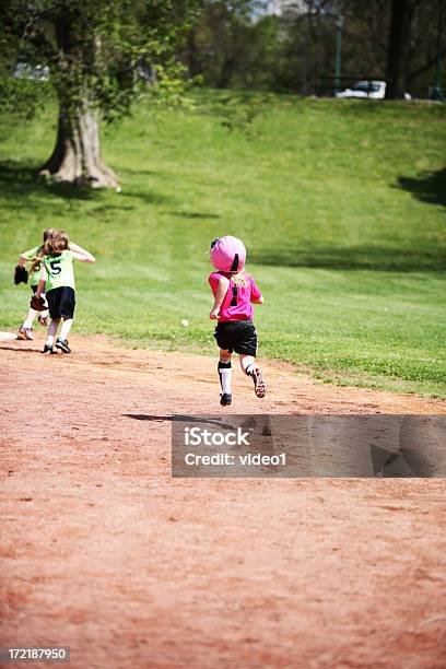 ランます - 子供のストックフォトや画像を多数ご用意 - 子供, 野球, 野球ボール