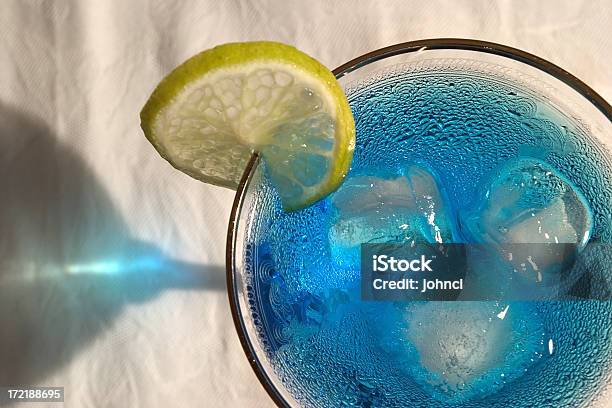 Blue Drink Stockfoto und mehr Bilder von Alkoholisches Getränk - Alkoholisches Getränk, Cool und Lässig, Blau