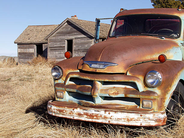 istock Abandoned Truck & House 172189232