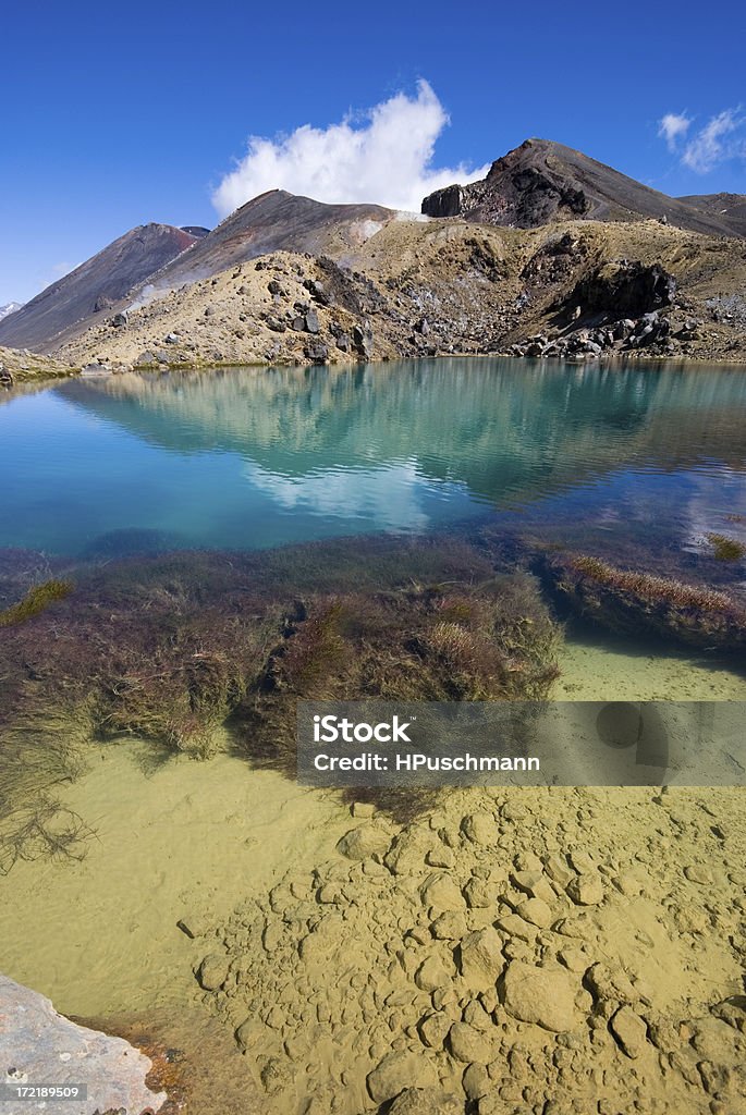 Lago volcánicas - Foto de stock de Cruce de Tongariro libre de derechos