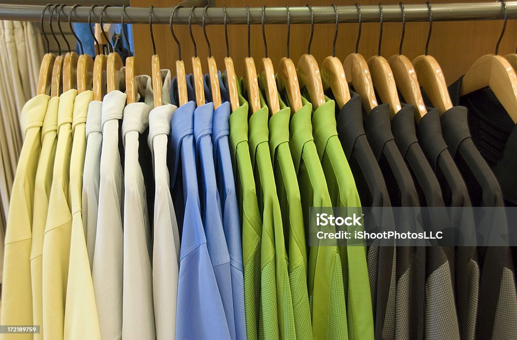 Moda roupas - Foto de stock de Arara de Roupas royalty-free