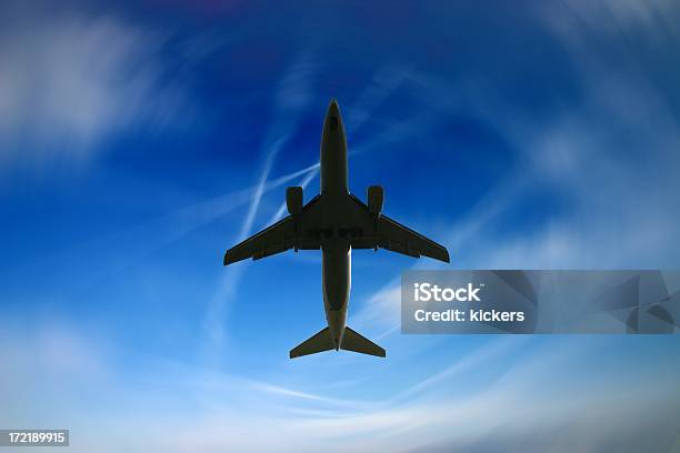 Pasażerskim I Fantasy Przestrzeni Powietrznej - zdjęcia stockowe i więcej obrazów Poniżej - Poniżej, Samolot, Bez ludzi