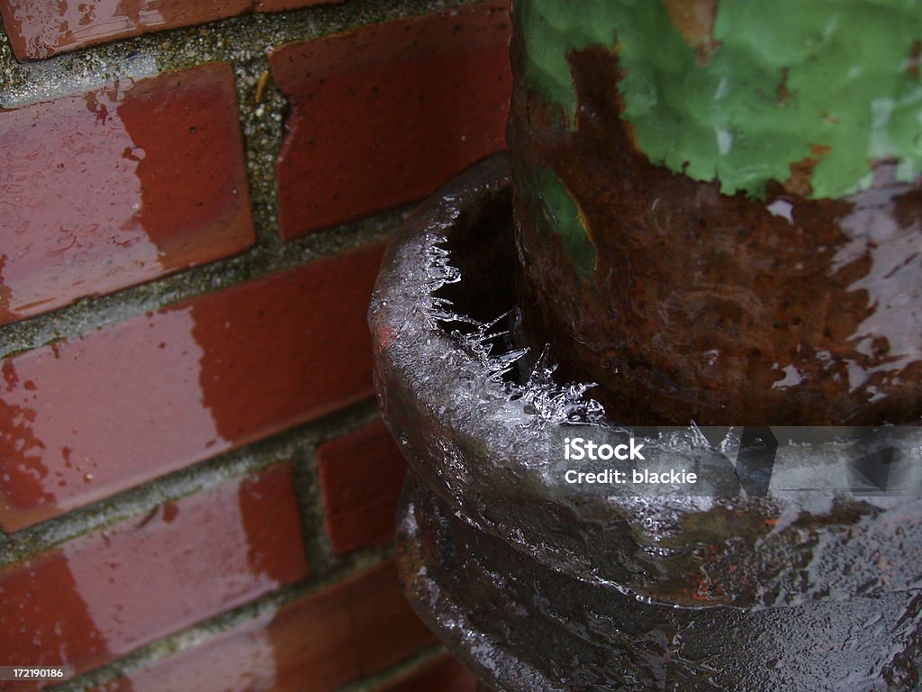 Hielo congelado en invierno de tubo - Foto de stock de Carámbano libre de derechos