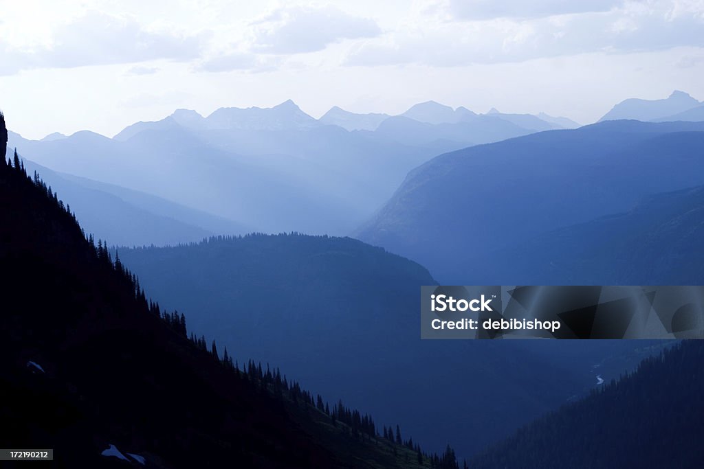 Maestose montagne - Foto stock royalty-free di Montagna