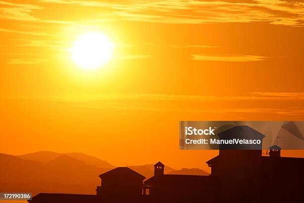 Puesta De Sol Foto de stock y más banco de imágenes de Aire libre - Aire libre, Cañón de chimenea, Color - Tipo de imagen