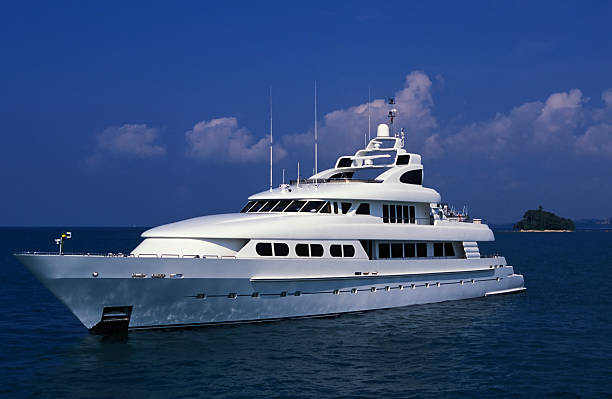 istock Luxury white motor yacht on a deep blue sea 172190477