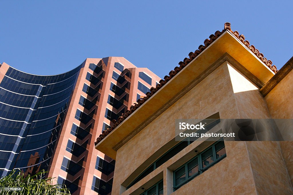 Sombrero impermeable edificios - Foto de stock de Actividades bancarias libre de derechos