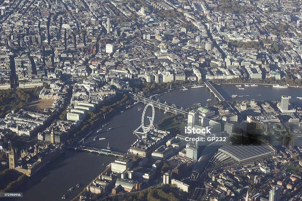 Toma cenital de río Támesis y London, England - Foto de stock de Estación de tren de Waterloo libre de derechos