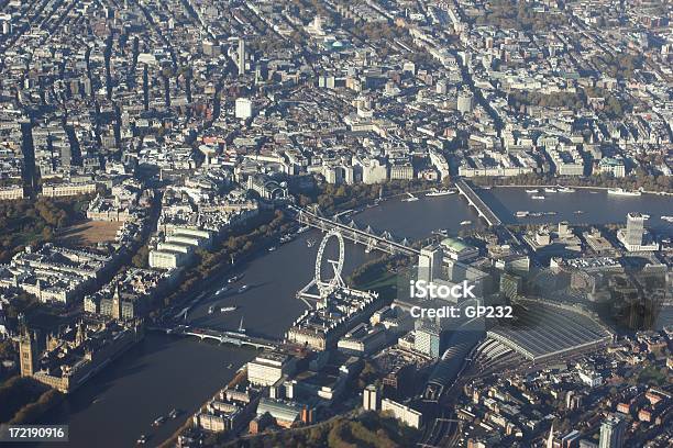 Foto de Vista Aérea Do Tâmisa E Londres Inglaterra e mais fotos de stock de Estação de Trem de Waterloo - Estação de Trem de Waterloo, Waterloo, Capitais internacionais