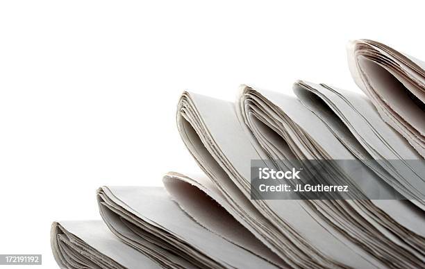 Газеты — стоковые фотографии и другие картинки Газета - Газета, Белый, Белый фон