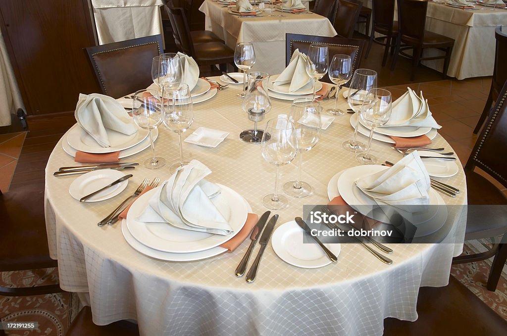 레스토랑 테이블 - 로열티 프리 신부 스톡 사진