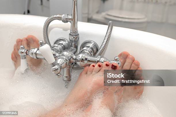 Baño De Burbujas Foto de stock y más banco de imágenes de Comportamiento sexual humano - Comportamiento sexual humano, Amor - Sentimiento, Baño