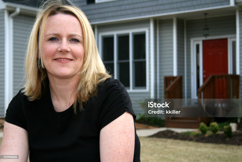 Mujer en casa - Foto de stock de Adulto libre de derechos