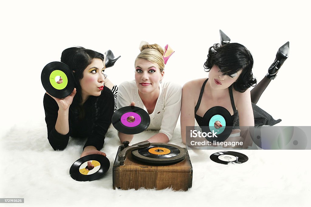 Kitsch serie: Donne ascoltando record - Foto stock royalty-free di Stile retrò