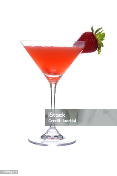 Cocktail Su Bianco Fragole Cosmopolita - Fotografie stock e altre immagini di Fragola - Fragola, Liquore, Martini