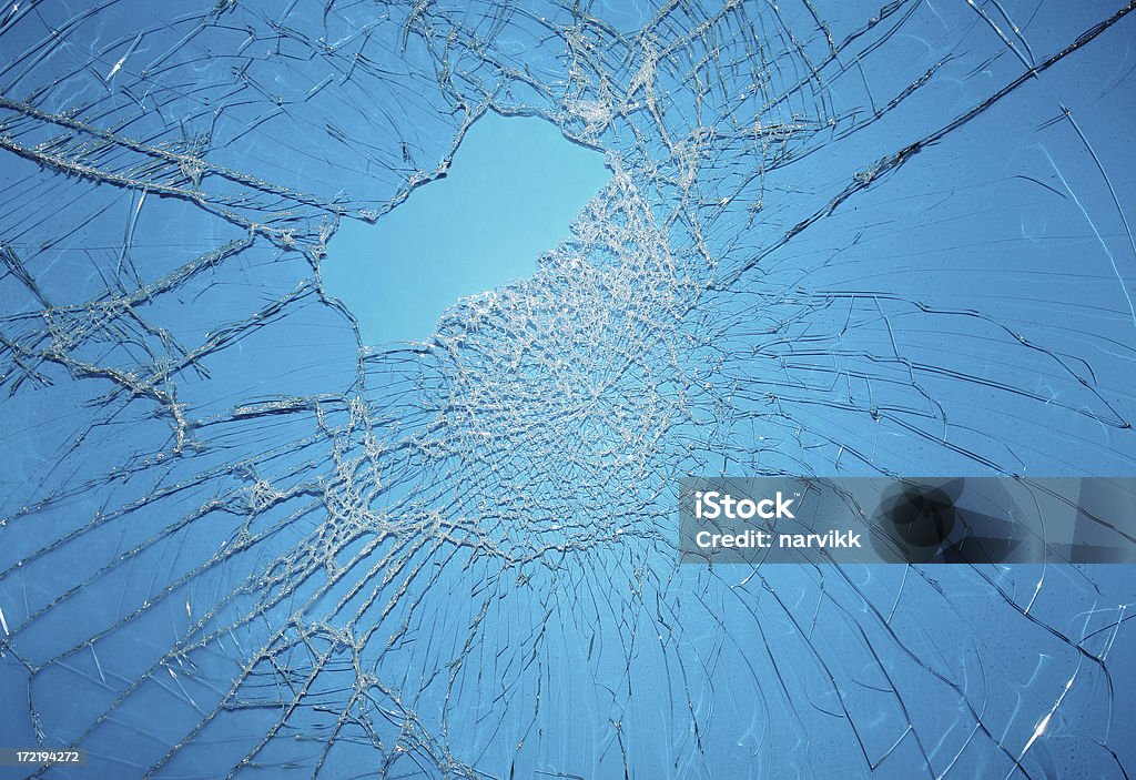 Сломанный Синее стекло - Стоковые фото Стекло - материал роялти-фри