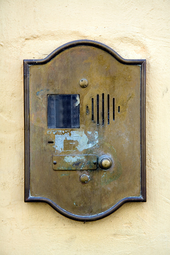 grunge doorbell in tuscany