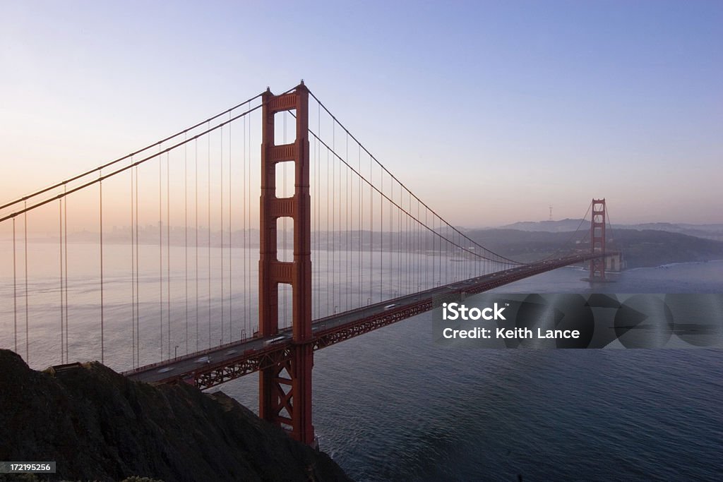 Golden Gate Bridge au lever du soleil - Photo de Admirer le paysage libre de droits