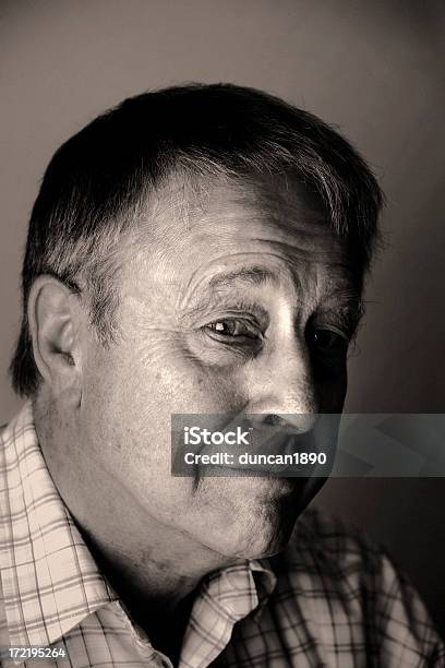 Homem Idoso - Fotografias de stock e mais imagens de 70 anos - 70 anos, Adulto, Adulto maduro