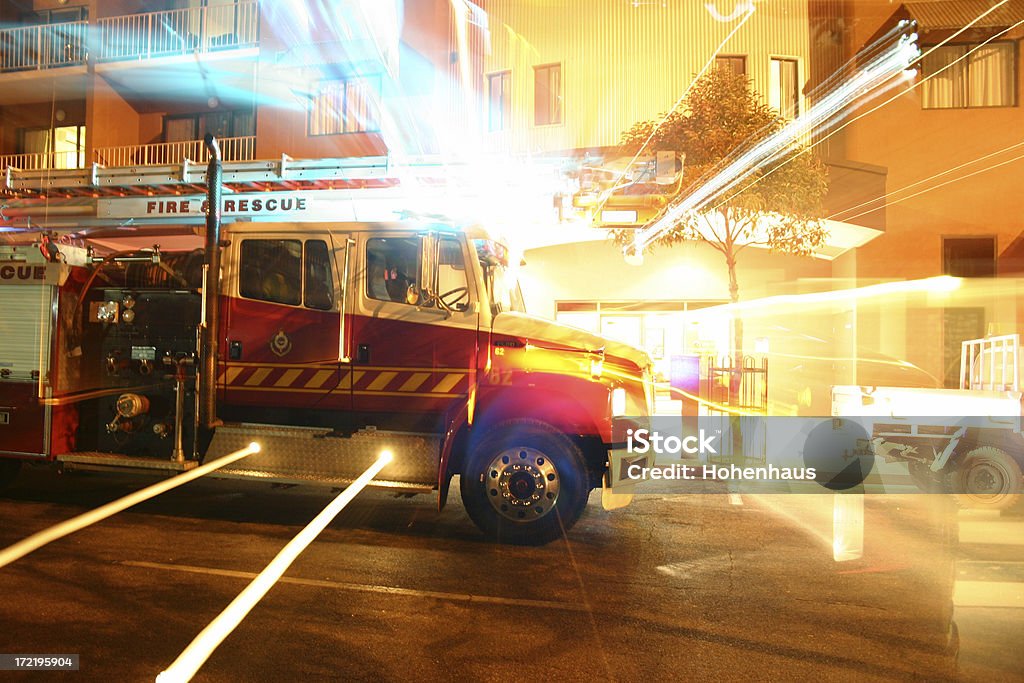 Lotta antincendio di soccorso - Foto stock royalty-free di Città