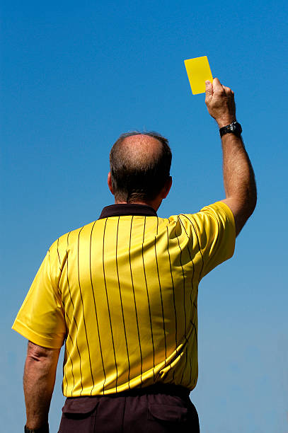 フットボールシリーズ - yellow card ストックフォトと画像