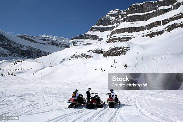 Foto de Alpino De Snowmobile e mais fotos de stock de Motoneve - Motoneve, Snowmobiling, Alpes europeus