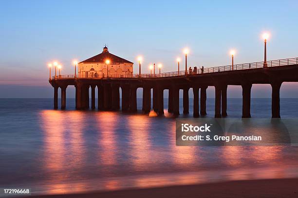 Foto de Pier Da Praia De Manhattan e mais fotos de stock de Areia - Areia, Azul, Califórnia