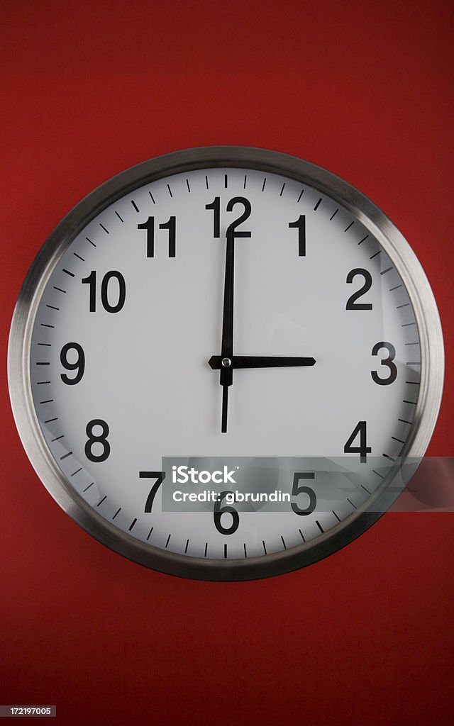 Три часов - Стоковые фото Настенные часы роялти-фри
