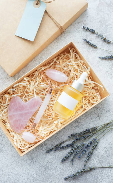 istock Carton box, Beauty Subscription Service 1721980488