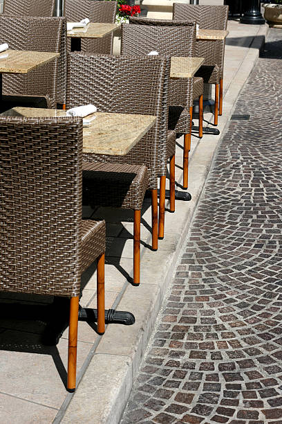 istock Street cafe 172198153