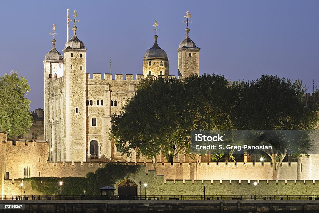 Torre de Londres à noite - Foto de stock de Arquitetura royalty-free