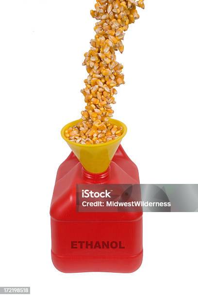 Etanol Combustível - Fotografias de stock e mais imagens de Abastecer - Abastecer, Bebida Alcoólica, Biocombustível
